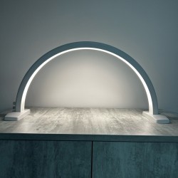Halo Crescent Led Desk Lamp - base de travail 76cm dont 65 utiles